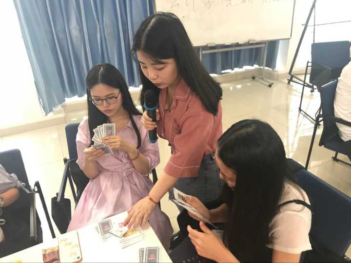 比赛现场气氛热烈